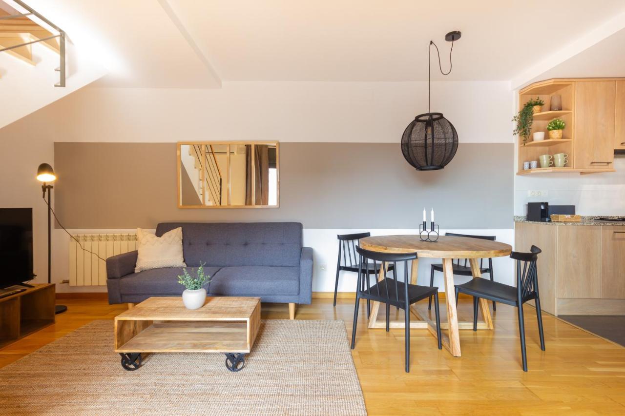 Elegante Duplex En Terrassa, Barcelona Apartamento Exterior foto