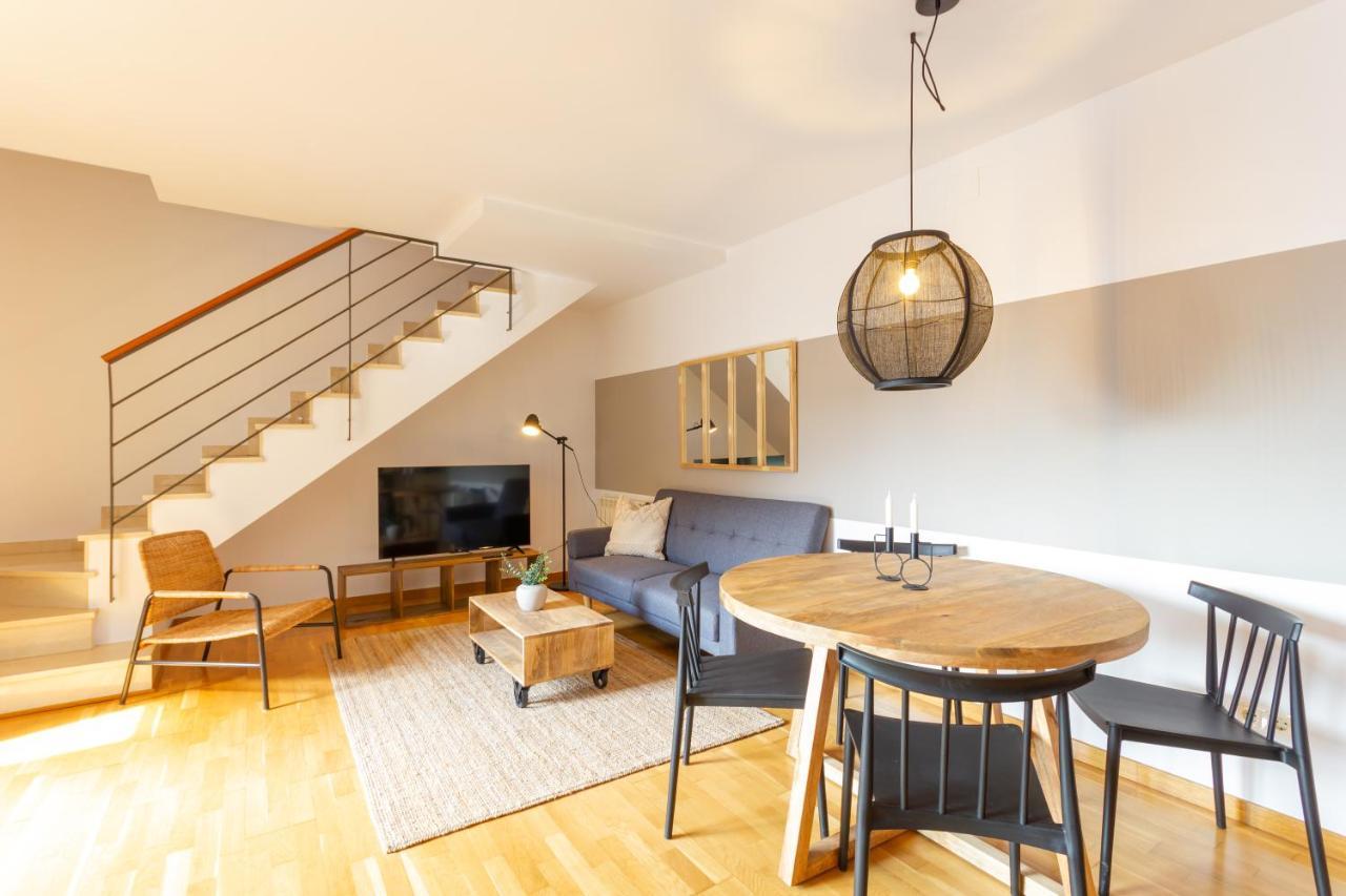 Elegante Duplex En Terrassa, Barcelona Apartamento Exterior foto