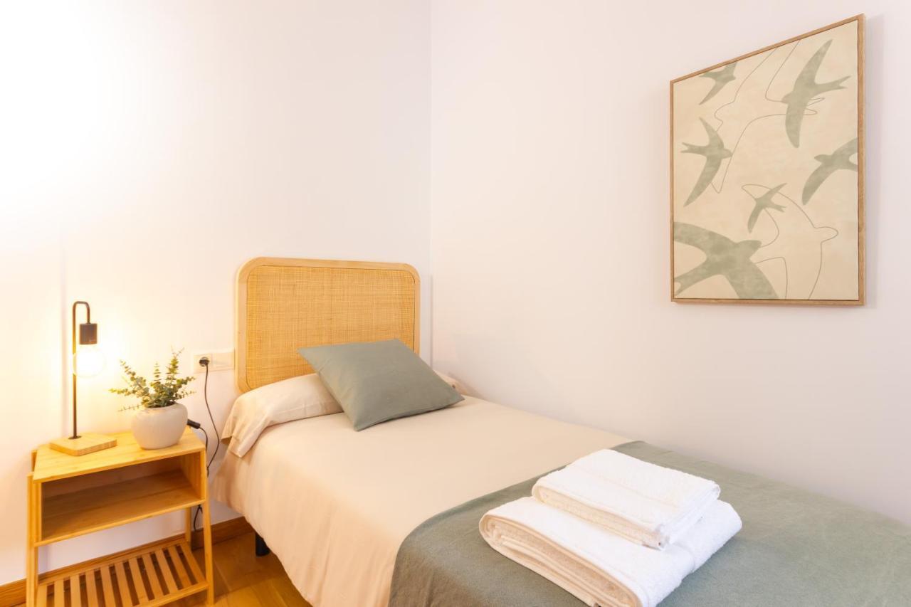 Elegante Duplex En Terrassa, Barcelona Apartamento Exterior foto